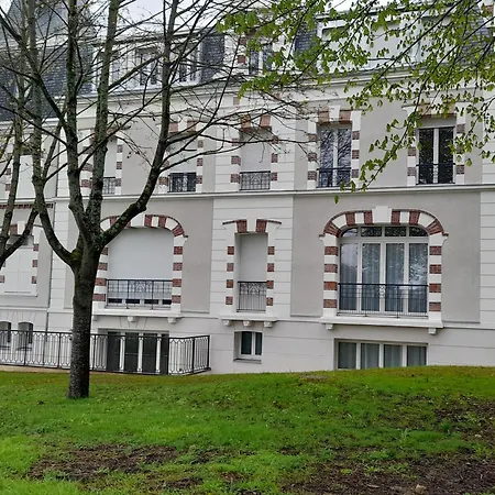 Apartment Dans Petit Chateau En Centre Lagny-sur-Marne